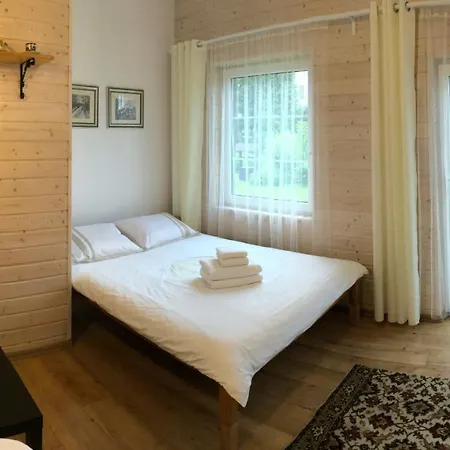 Urokliwy Apartament Устрики-Долішні Екстер'єр фото